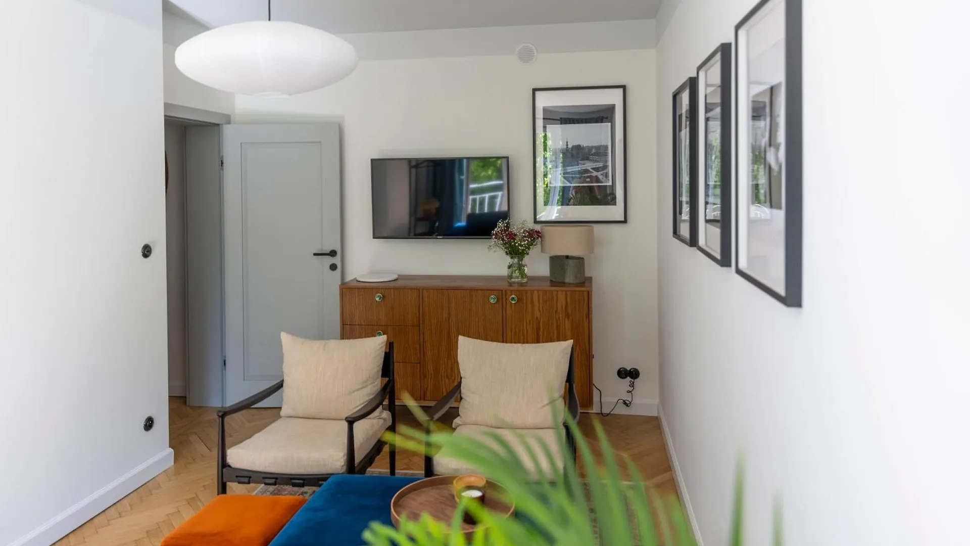 Black Door Apartment Gdansk